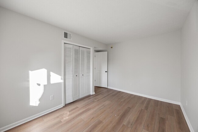 Building Photo - 3368 Montavesta Rd