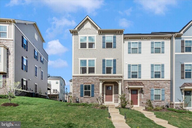 Building Photo - 6042 Fallfish Ct