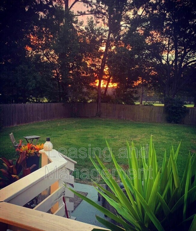 Building Photo - 415 Limbaker St