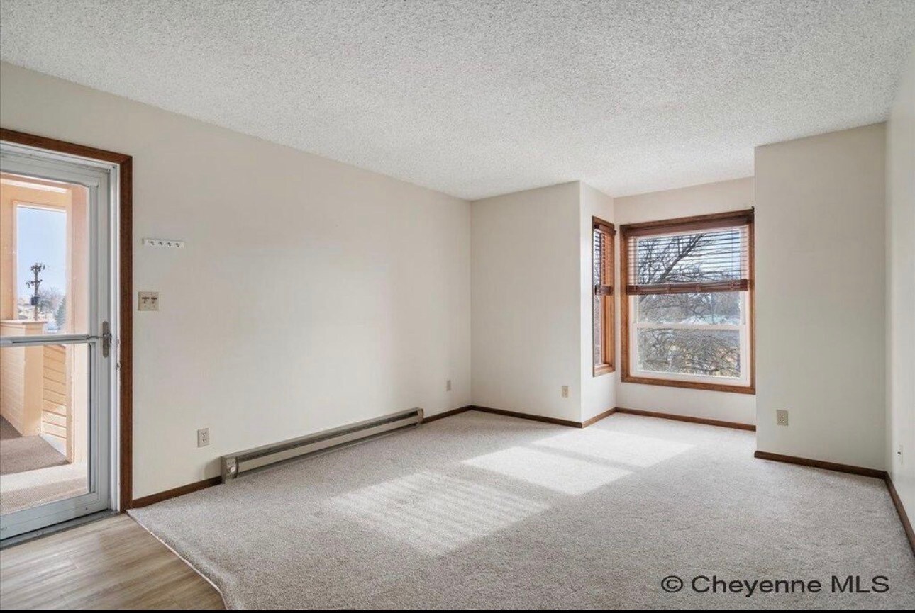 Building Photo - 1014 E 25th St