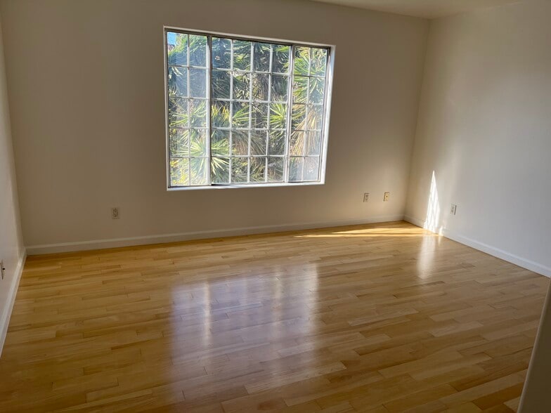 Bedroom - 1457 S Holt Ave