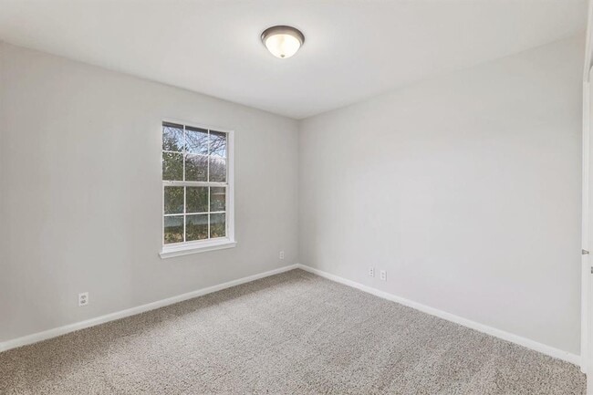 Building Photo - 214 Crystal Knoll Blvd