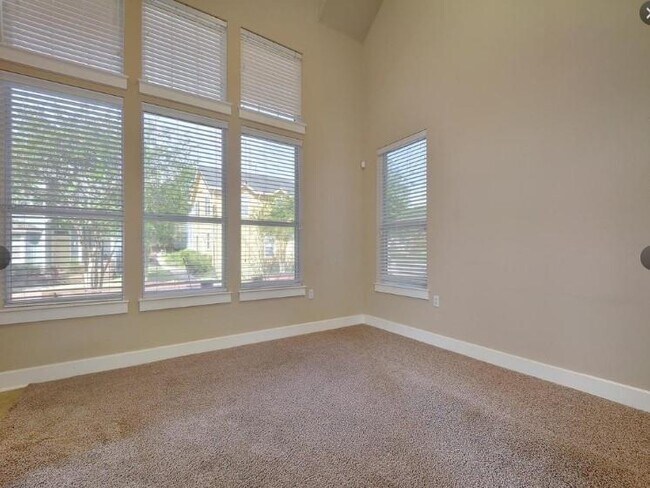 Building Photo - 1601 Miriam Ave