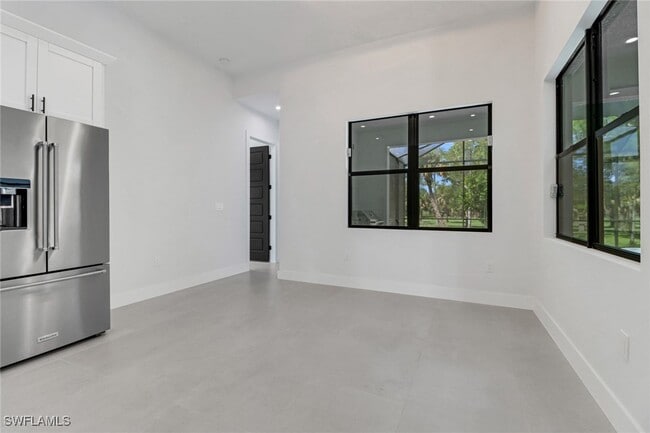 Building Photo - 739 23rd St SW