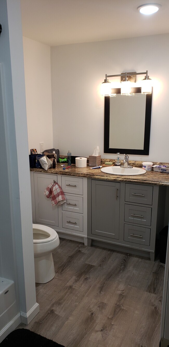 Building Photo - 369 Troy Rd