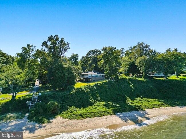 Building Photo - 5510 Beach Dr