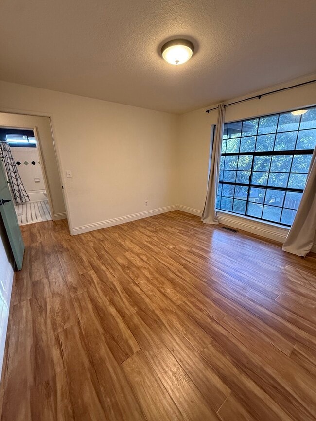 Building Photo - 12490 Erin Dr