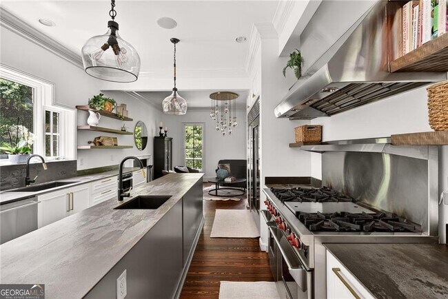 Building Photo - 3669 Cochise Dr SE