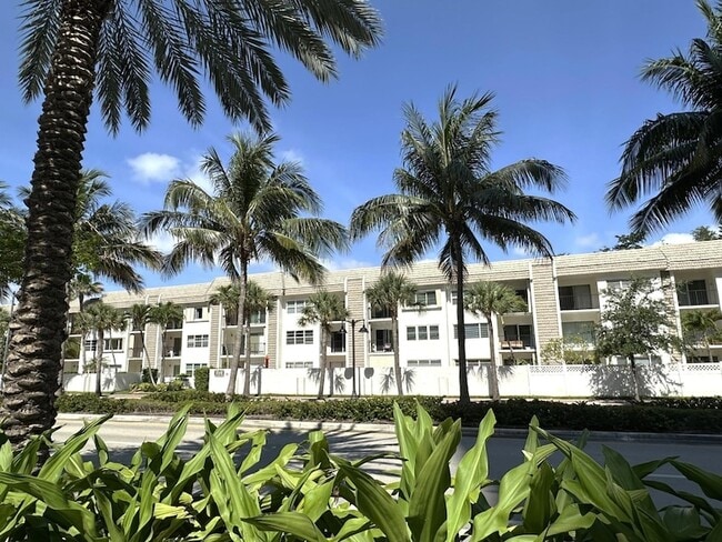 Primary Photo - 4143 N Ocean Blvd