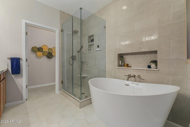 Building Photo - 10260 E White Feather Ln