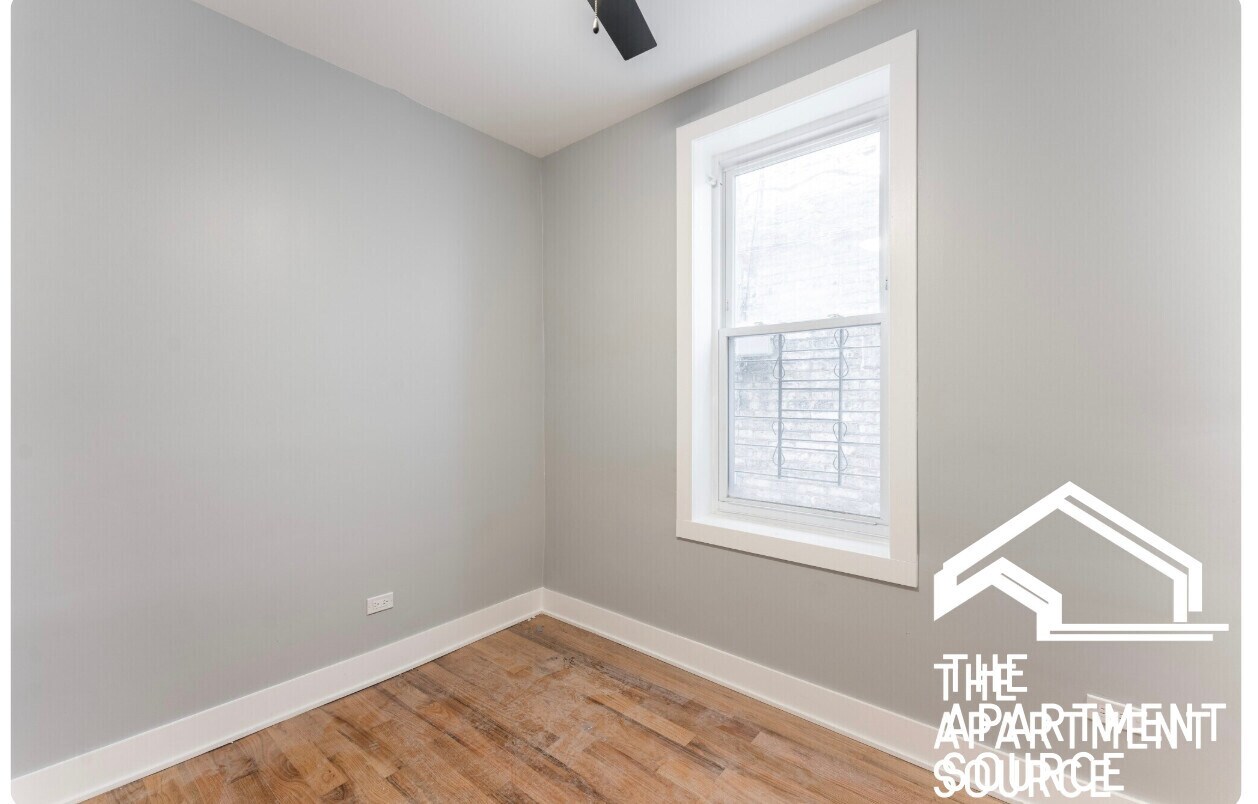 Building Photo - 1624 W Beach Ave