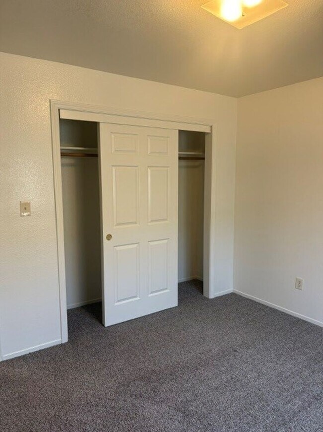 Building Photo - 1736 Inyo St