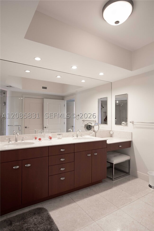 Building Photo - 6000 Island 2602 Is