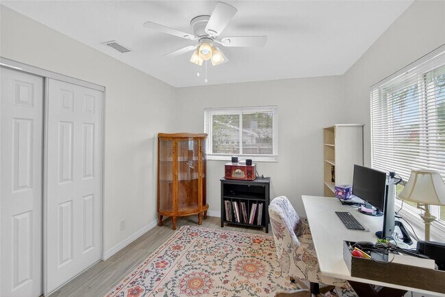 Building Photo - 1601 Alder Way
