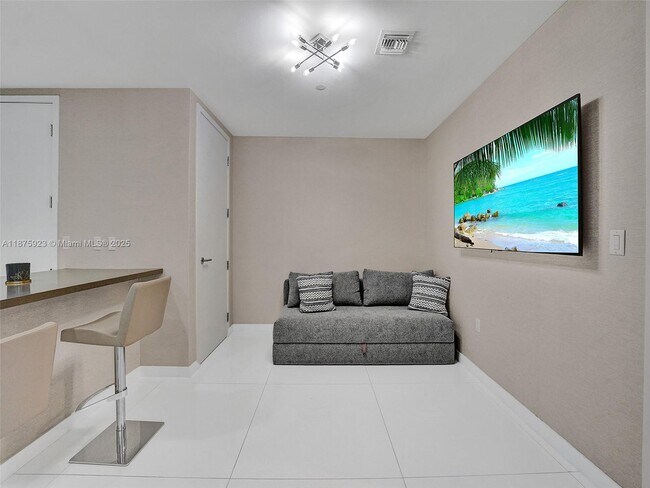Building Photo - 17475 Collins Ave