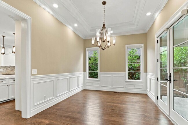 Building Photo - 3878 Magnolia Dr
