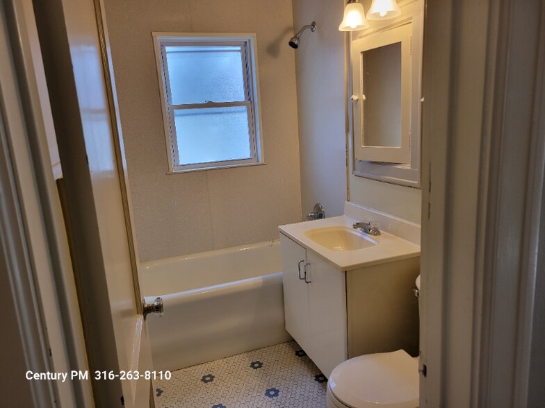 Building Photo - 3419 Edgemont St