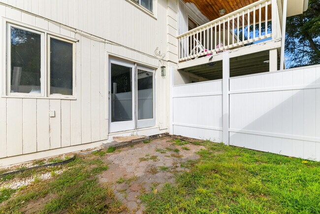 Building Photo - 8 Burma Rd