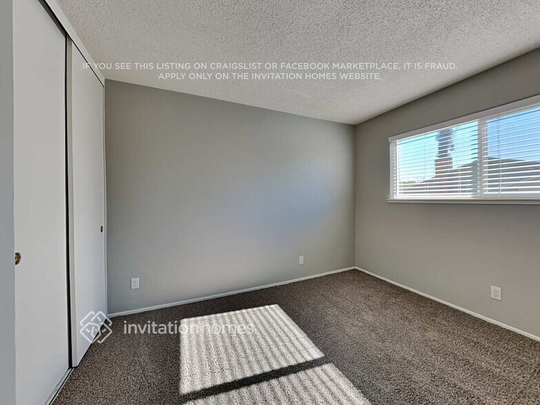 Building Photo - 259 Redwing St