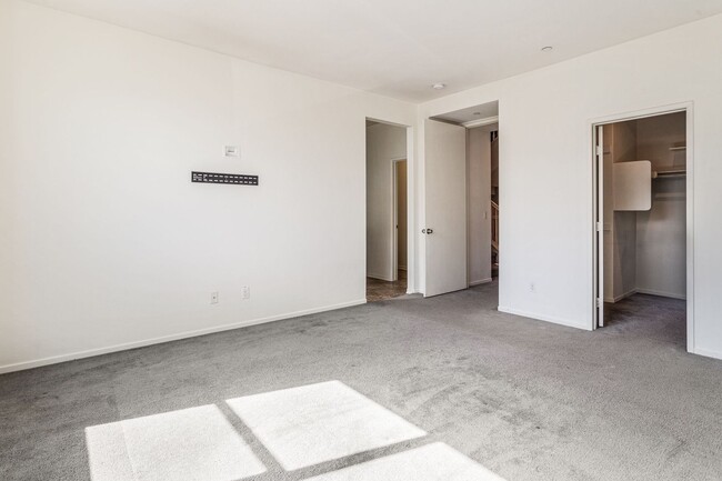 Building Photo - Beautiful 4 Bed 3.5 Bath Home in Great Sch...