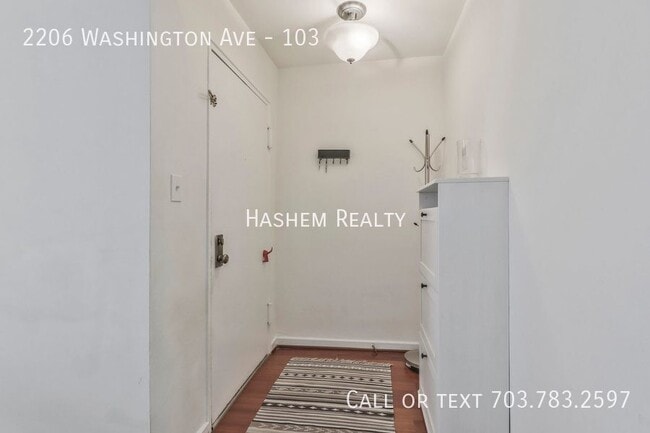 Building Photo - 2206 Washington Ave