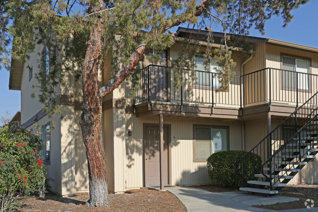 Building Photo - Willow Glen Apartments