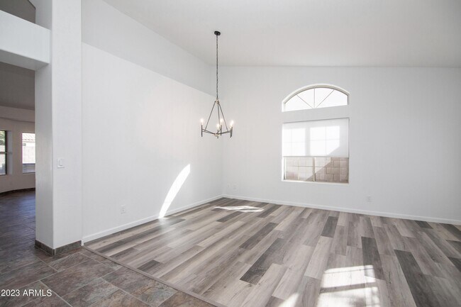 Building Photo - 11532 W Clover Way