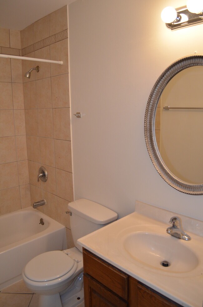 Building Photo - 1227 Marywood Ct