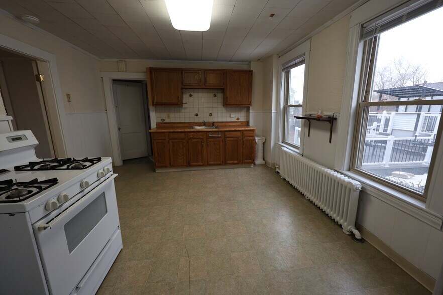 Building Photo - 31 June St