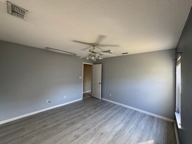 Building Photo - 3130 Westgate Dr