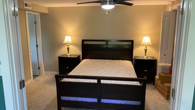 Building Photo - 505 Mt Hood Dr SW