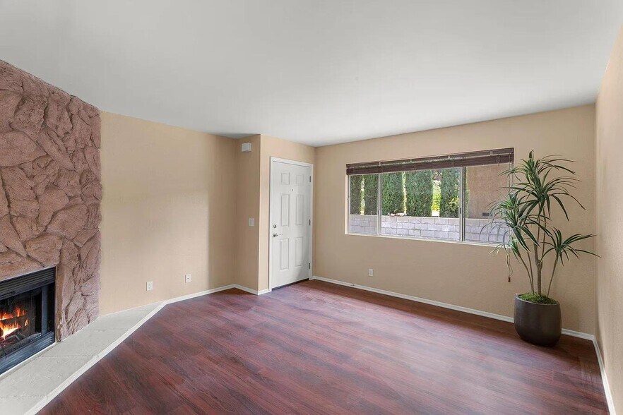 Building Photo - 39220 San Francisquito Canyon Rd