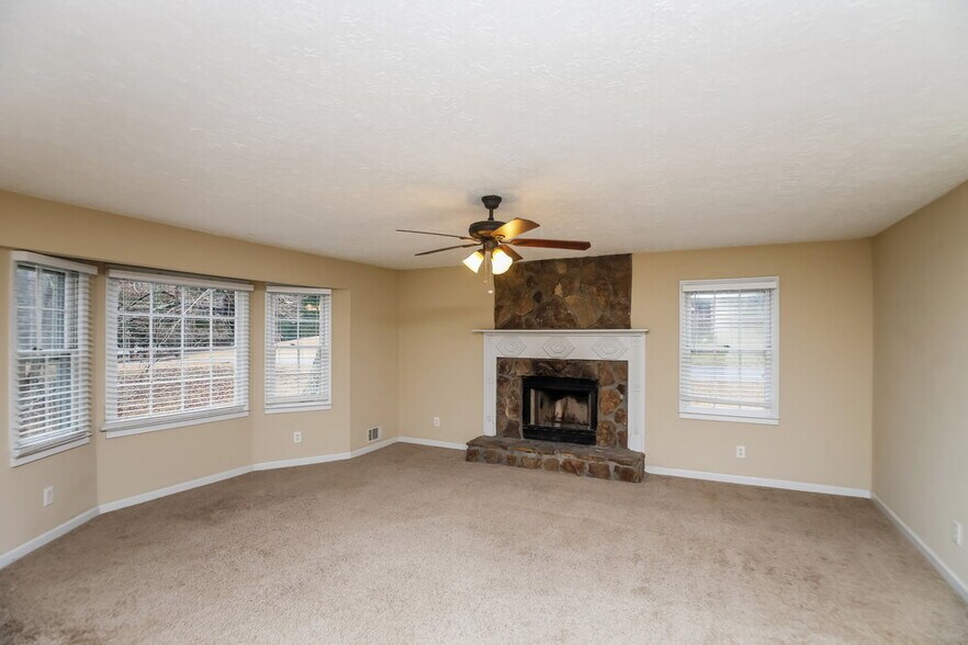 Building Photo - 2739 Old Mill Pl