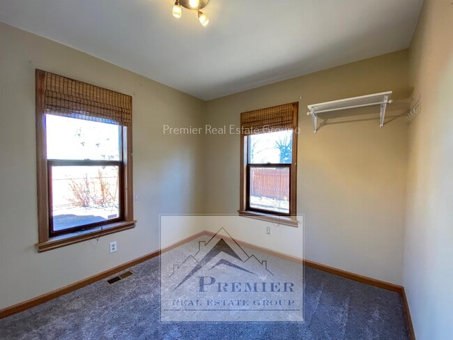 Building Photo - 1 Alsace Way