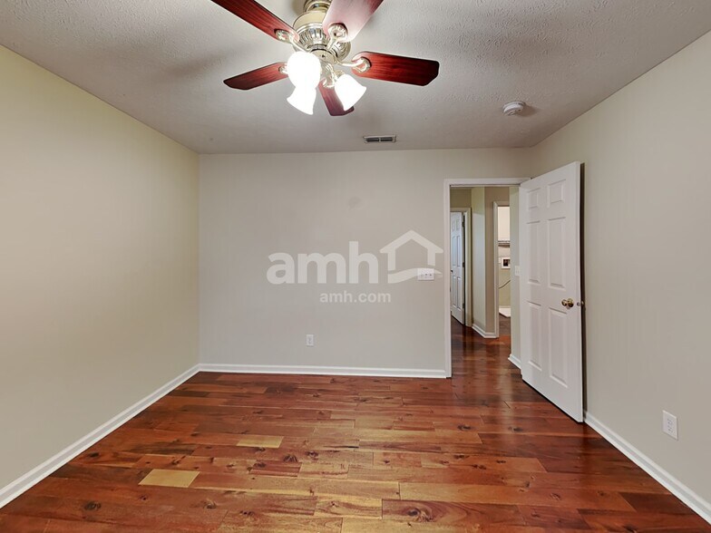 Building Photo - 5826 Columbia Cir