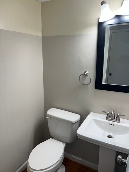 Building Photo - 2136 Catskill St