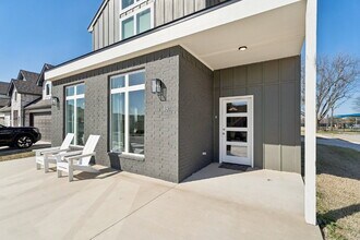 Building Photo - Fully Furnished Home in Broken Arrow