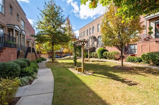 Building Photo - 821 Virginia Park Cir NE