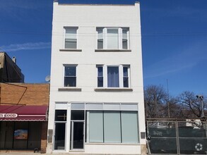 Building Photo - 3442 W North Ave