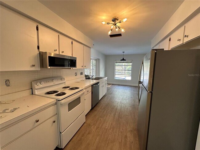 Building Photo - 2487 Breakwater Cir
