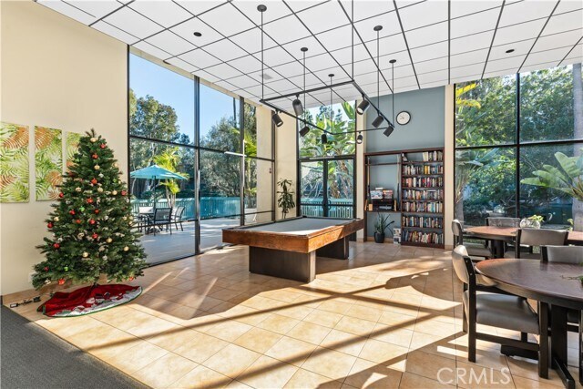 Building Photo - 576 N Bellflower Blvd