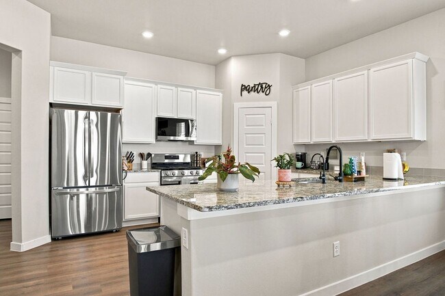 Building Photo - 10401 Pronghorn Rd