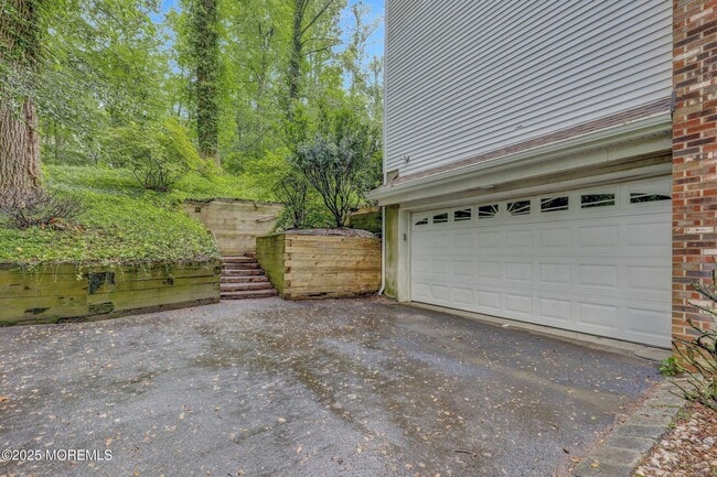 Building Photo - 805 Church Ln