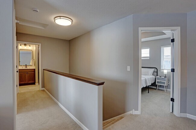 Building Photo - New-Willow Cascades Townhomes!