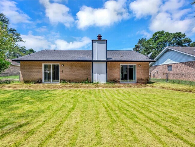 Building Photo - 3-bedroom, 2-bath home
