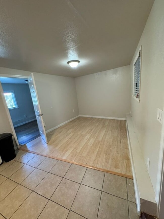 Building Photo - 1621 Sumatra St
