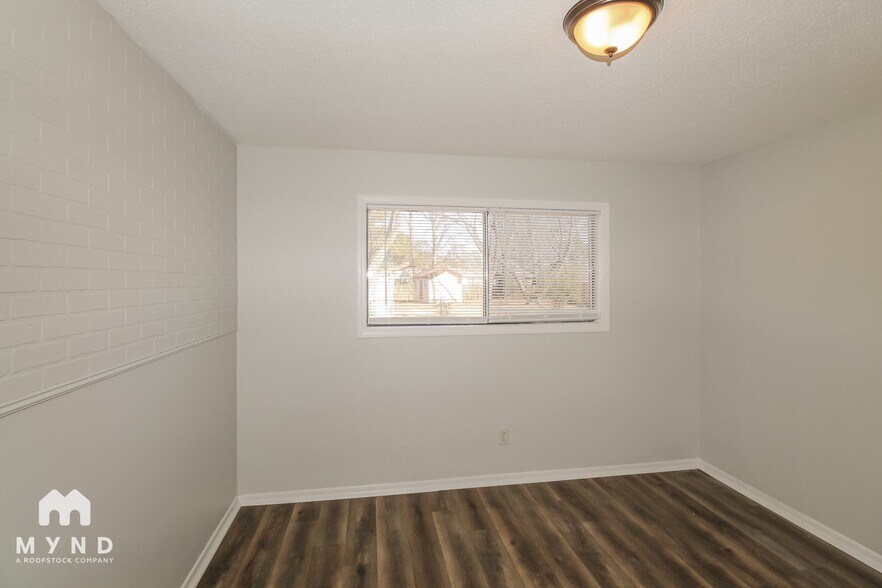 Building Photo - 6150 Devon Cir