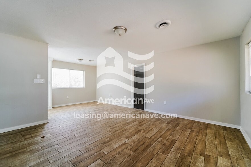 Building Photo - 5409 Queen Mary Ln