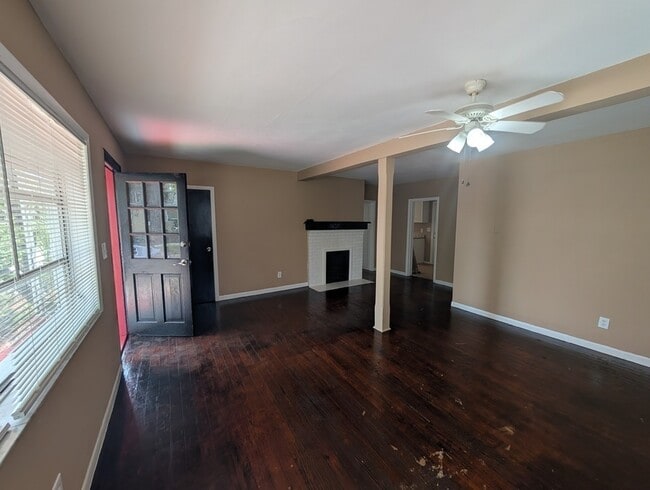 Building Photo - 407 Engman St