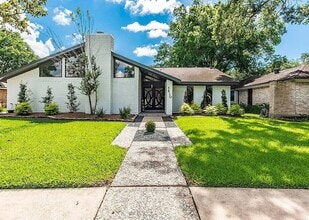 Building Photo - 3610 Lonniewood Dr